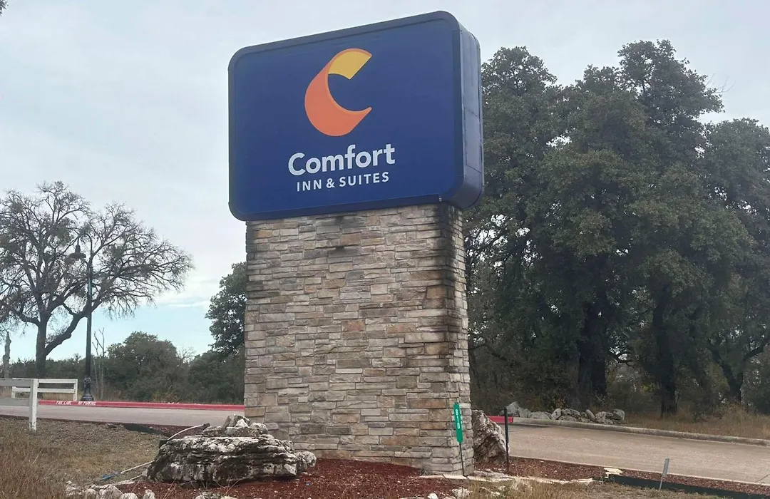 Comfort Inn & Suites Burnet-1